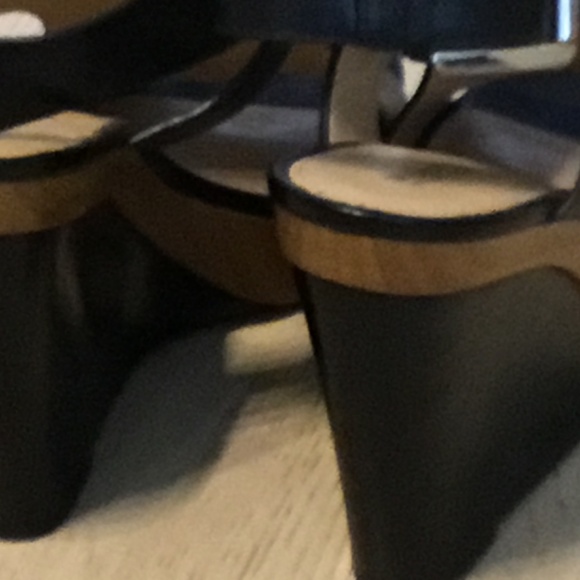 Michael Kor Wedge Sandals - Picture 4 of 9